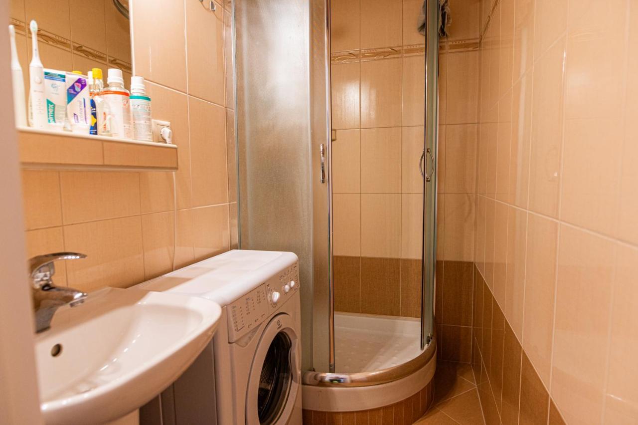 Private Room 1 Km From Center With Kitchen Bratislava Exterior foto
