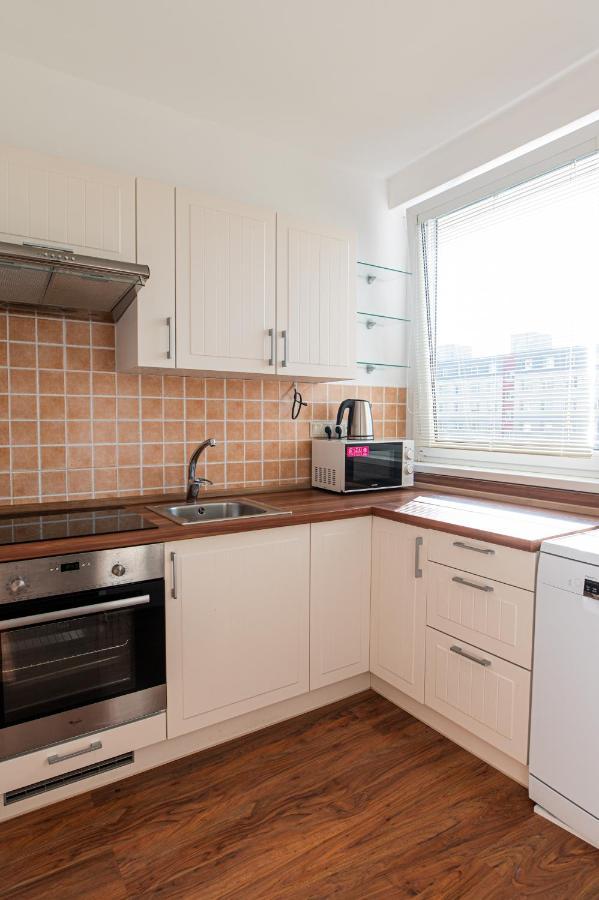 Private Room 1 Km From Center With Kitchen Bratislava Exterior foto