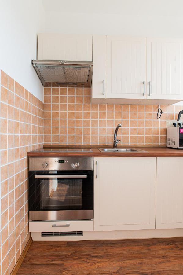 Private Room 1 Km From Center With Kitchen Bratislava Exterior foto